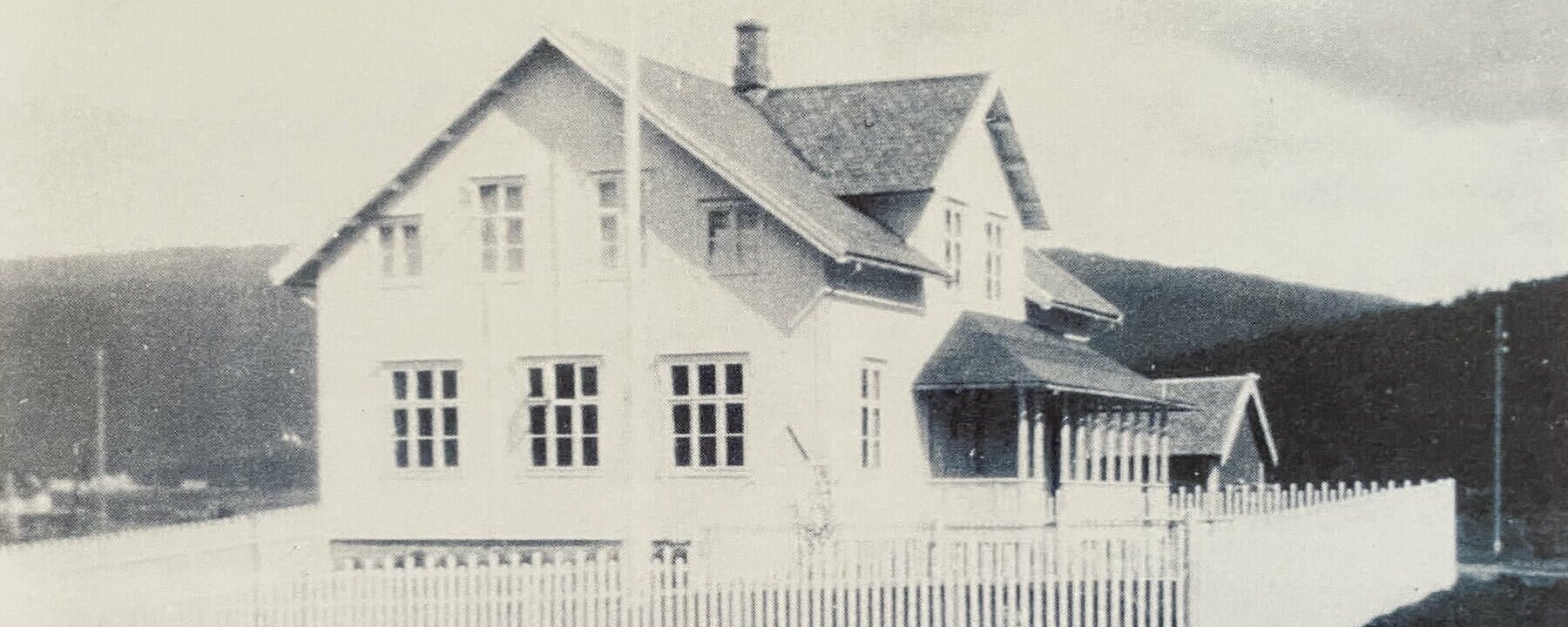 Prosjektbilde for Vallaskola - nytt liv i ærverdig hundreåring