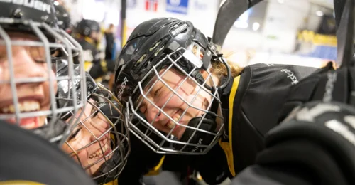 Prosjektbilde for Ringerike Ishockeyklubb er med på Klubben i mitt hjerte -støtte til reiser for lagene