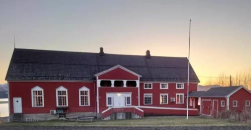 Prosjektbilde for Bordkledning Bondehuset rundt