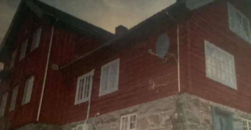 Prosjektbilde for Opheim skule på Tørpo, vegvisaren vår i bygda treng ei større oppgradering.