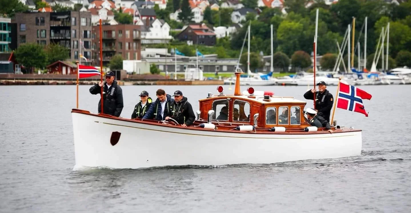 verdens-f-rste-helelektriske-kongesjalupp-trenger-litt-hjelp-spleis