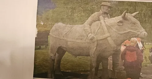 Prosjektbilde for Statuen "Bjørgulv og stuten"