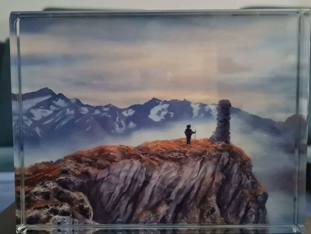 Glasdekorasjon nr 4.(1,8 cm tjukt glas i gåveeske)