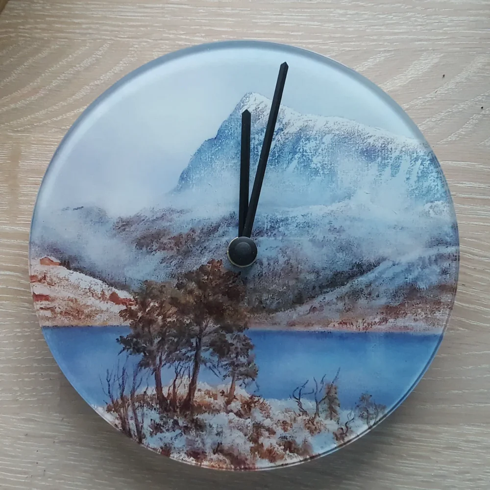 Veggur i glass , "Frå Vassætra", motiv S. Hopland