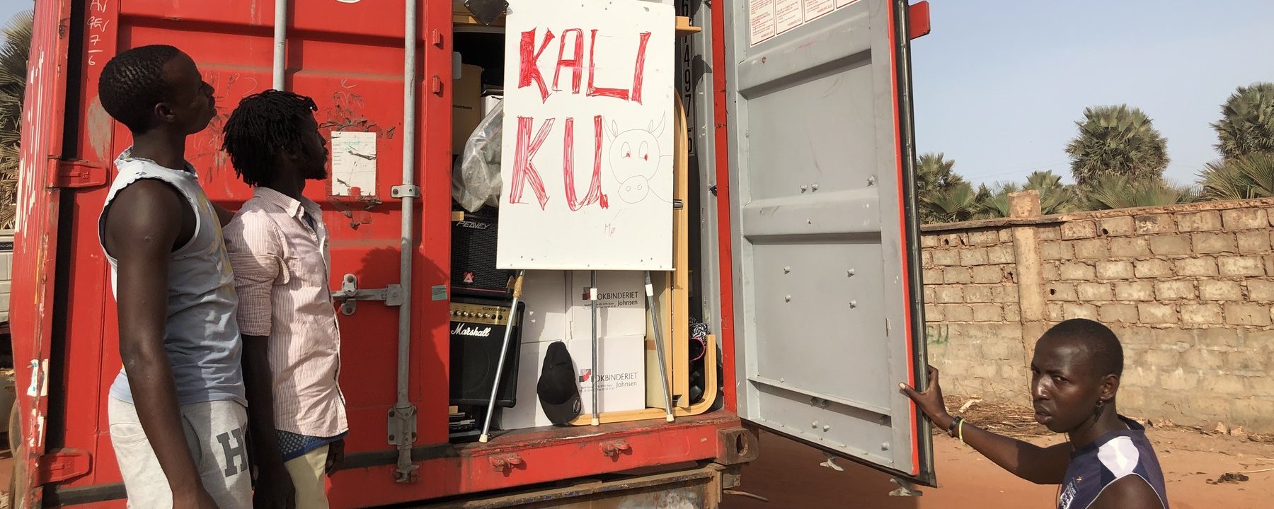 Prosjektbilde for Skolemøbler til Gambia